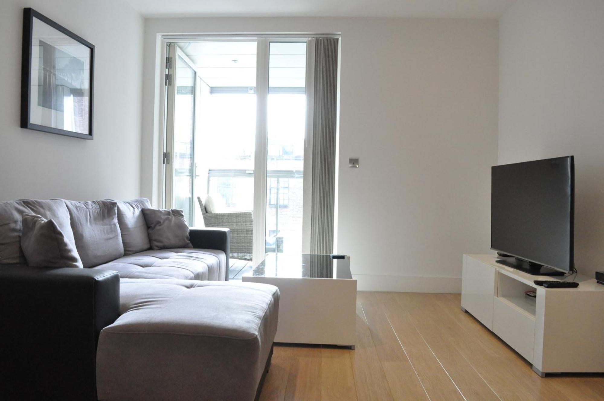Modern 1bd Flat W Balcony Heart Of Brixton * London